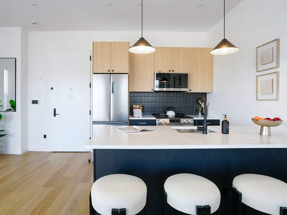 11-14 35th Ave #917