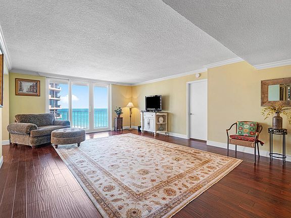 4th image of 500 Ocean Dr #W-8a