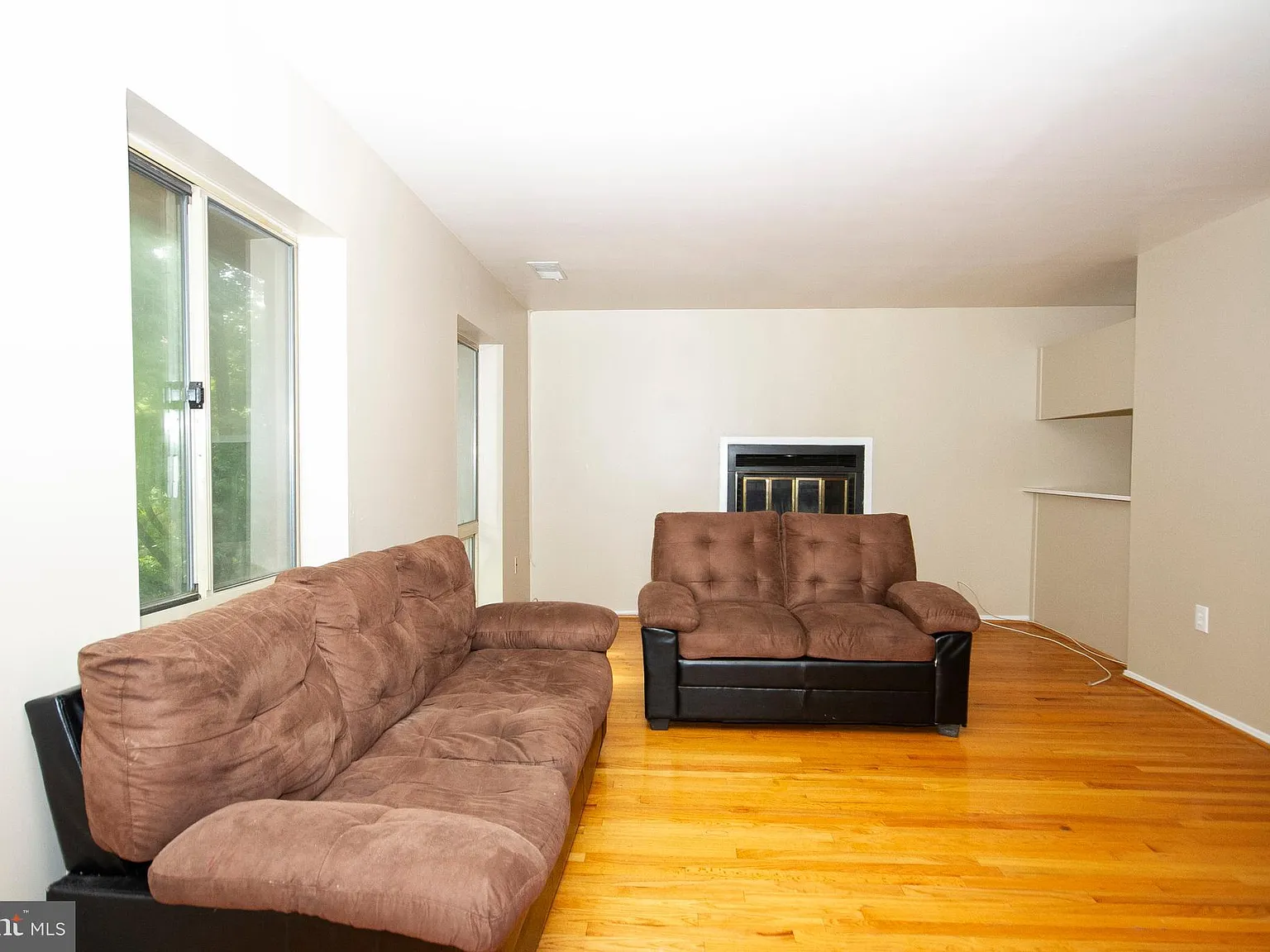 2 bed, 2.0 bath, 1045 sqft, $1,900 — Photo 4