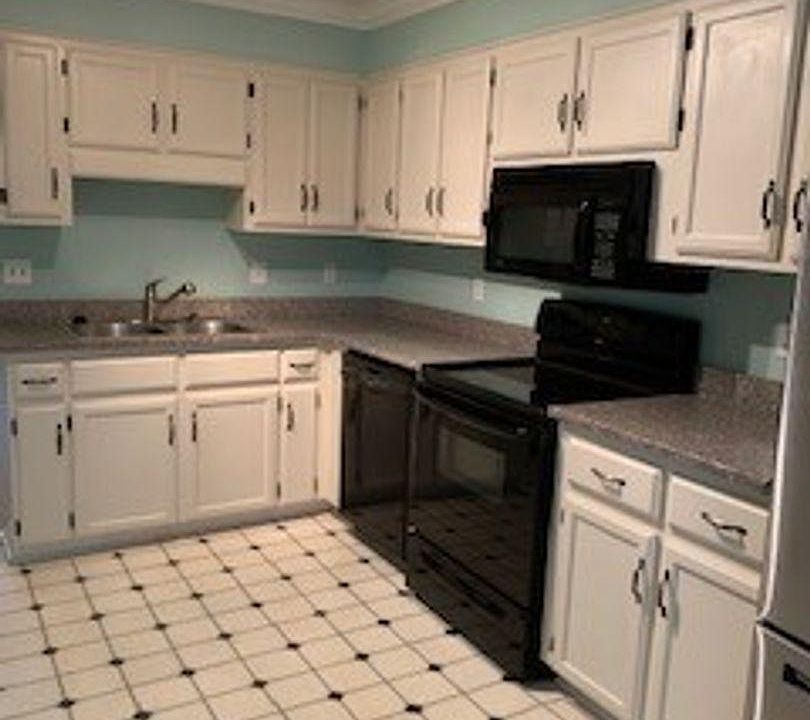 1st image of 224 Woodcastle Dr