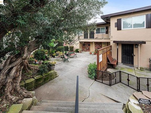 4th image of 637 Key Blvd #637