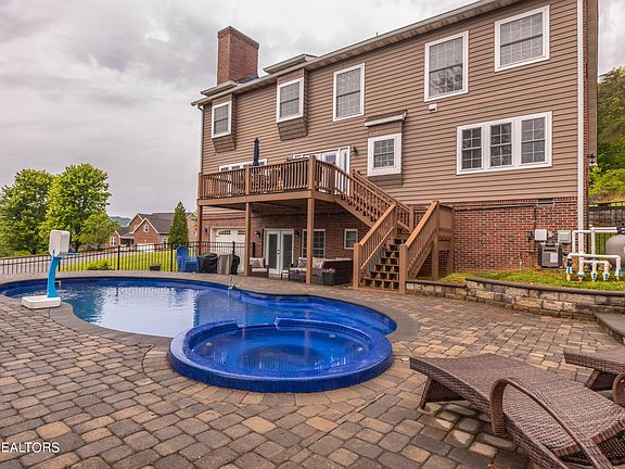 4th image of 2021 Cascade Falls Ln