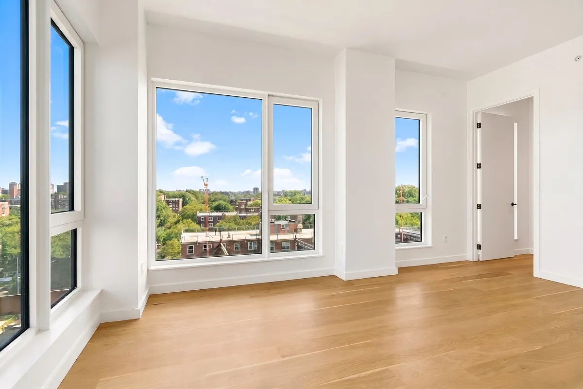 11-14 35th Avenue — Photo 3
