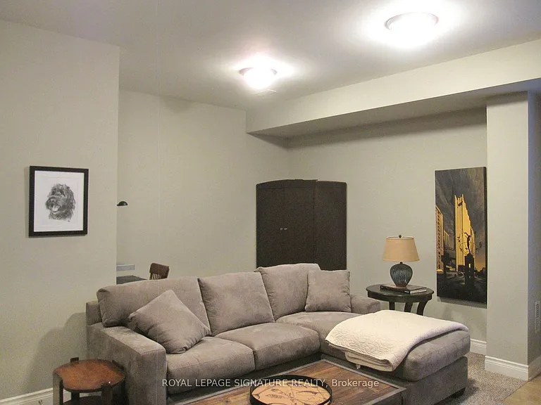 18B Algoma St — Photo 11