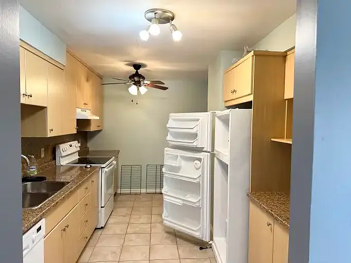 27 Windfield Cres #1A — Photo 3