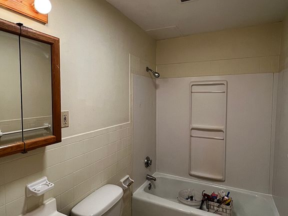 3rd image of 29 Dinan Dr APT 4