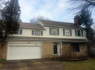 23489 Wimbledon Rd, Shaker Heights, OH 44122