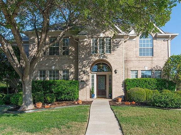 3rd image of 829 Forest Lakes Dr