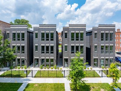 5004 S Prairie Ave, Chicago, IL, 60615