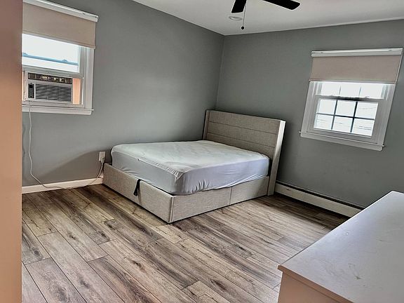 3rd image of 107 Fairview Ave