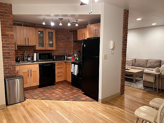 3rd image of 87 Gainsborough St APT 107