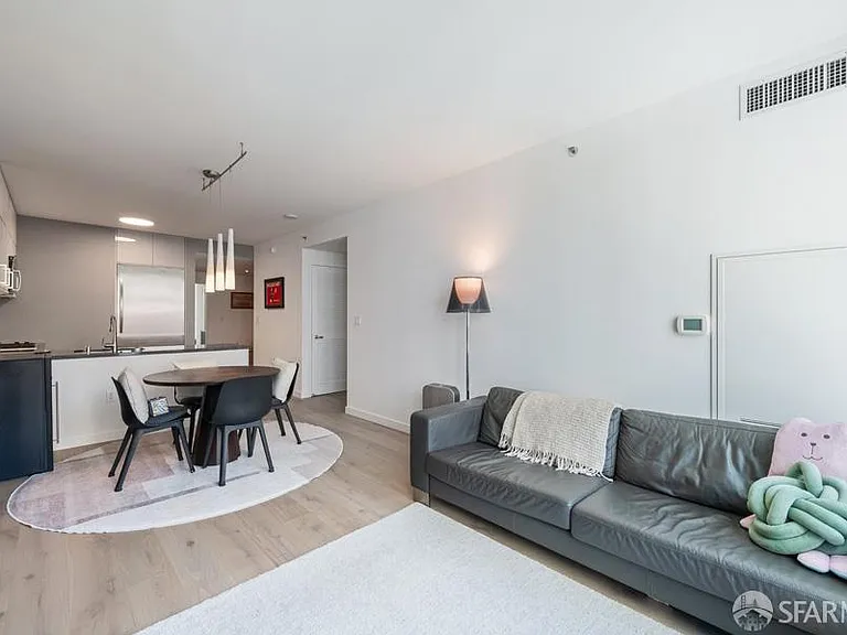 318 Spear St #8H-L — Photo 12