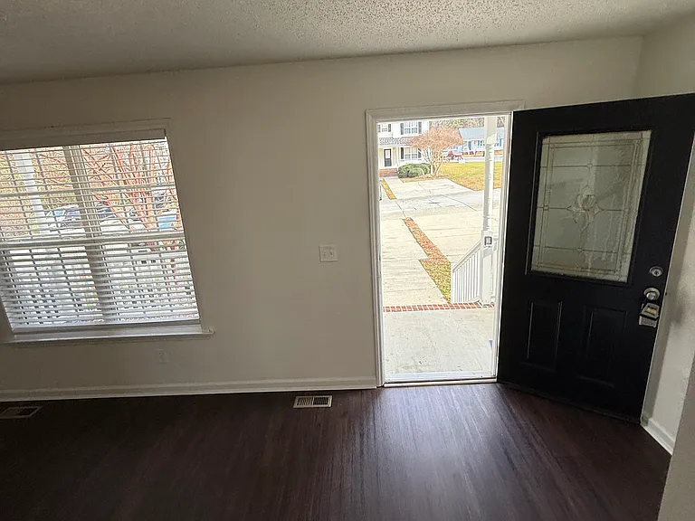 103 Wimbledon Ct — Photo 53