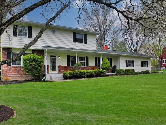 2nd image of 118 Simsbury Dr
