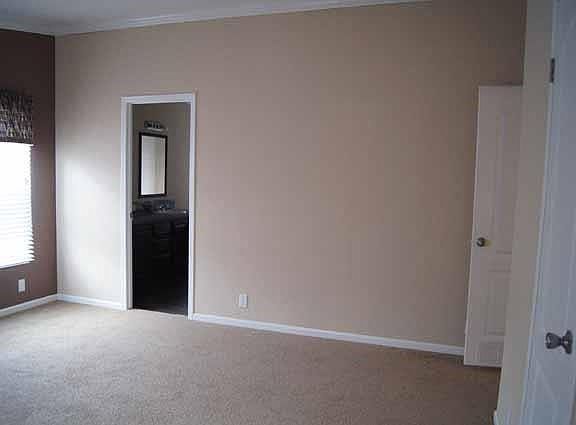 4th image of 805 Great Plains St
