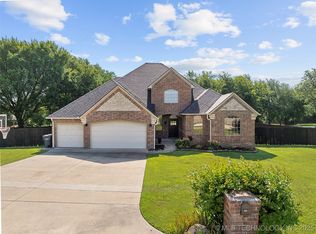 37 Savannah Dr, Ardmore, OK 73401