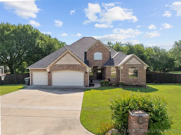 37 Savannah Dr, Ardmore, OK 73401