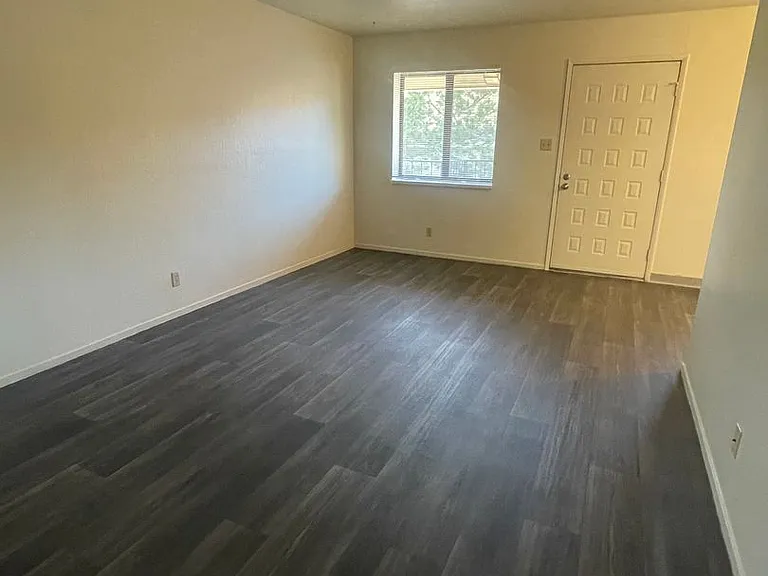 1415 N Virginia St — Photo 14