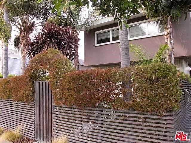 1st image of 12913 Gilmore Ave