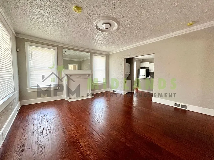 2326 Stark St #A — Photo 6