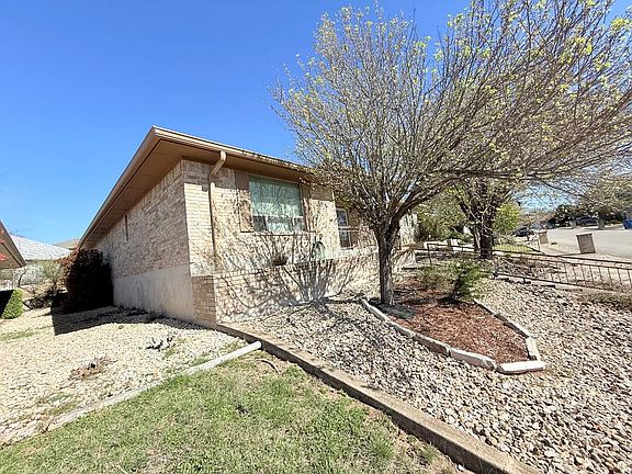 4th image of 214 Oak Hill Dr
