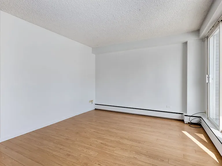 606 23rd Ave SW — Photo 16