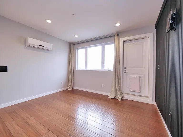 2897 Chapman St #C — Photo 22