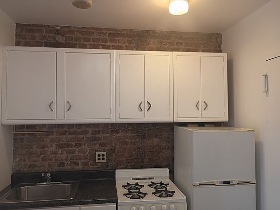 5th image of 562 Atlantic Ave APT 3B