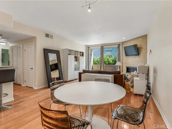 16940 Chatsworth St Unit 211, Granada Hills, CA 91344