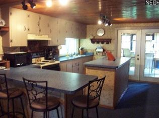 76262 Tuscarawas Rd, Newcomerstown, OH 43832