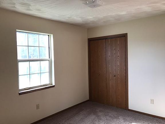 5th image of 200 Villard St #200