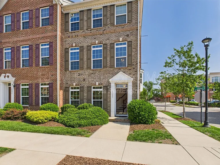 2200 Liesfeld Pkwy — Photo 1