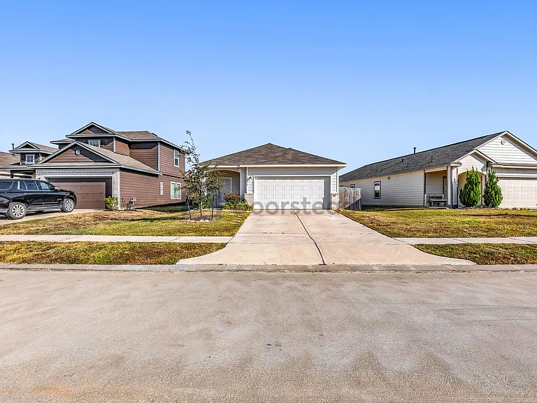24014 Farmstead Dr — Photo 3