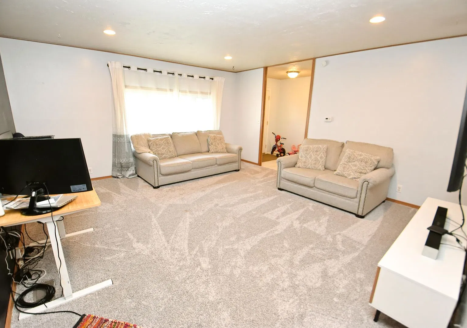 Updated ranch style home in Twyckenham Hills — Photo 3