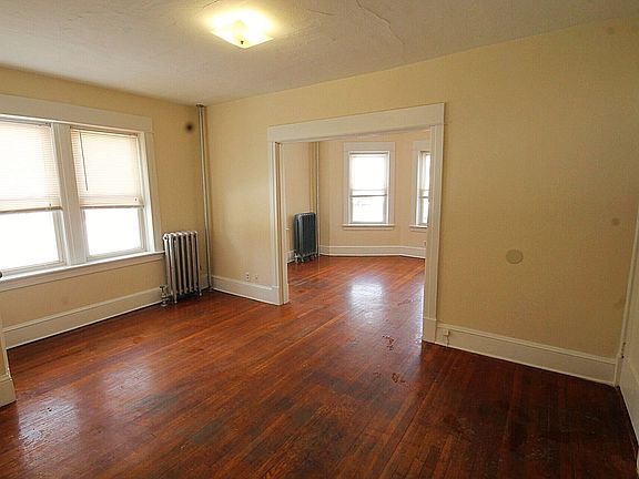 3rd image of 406-408 Belmont Ave #408-1R