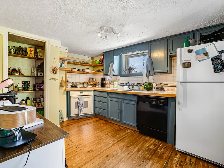 54 Vine St #B — Photo 8
