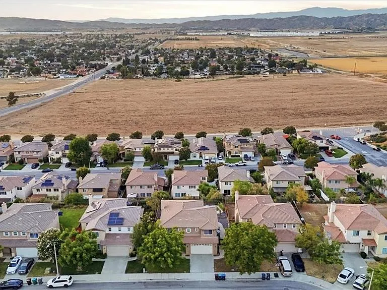 29056 Barcelona Ct — Photo 41
