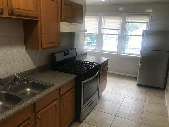2nd image of 813 S Oak Park Ave #3N