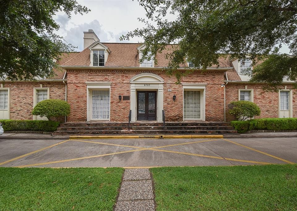 1st image of 2727 Briarhurst Dr APT 20