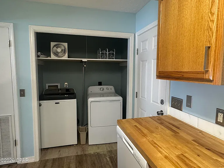 314 E 1st Ct — Photo 8
