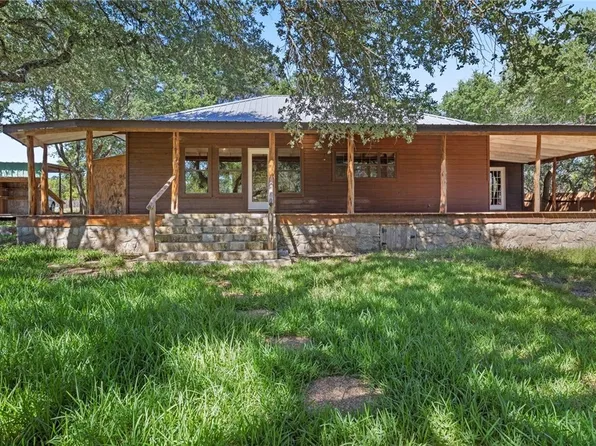384 Stubbs Rd, Johnson City, TX 78636
