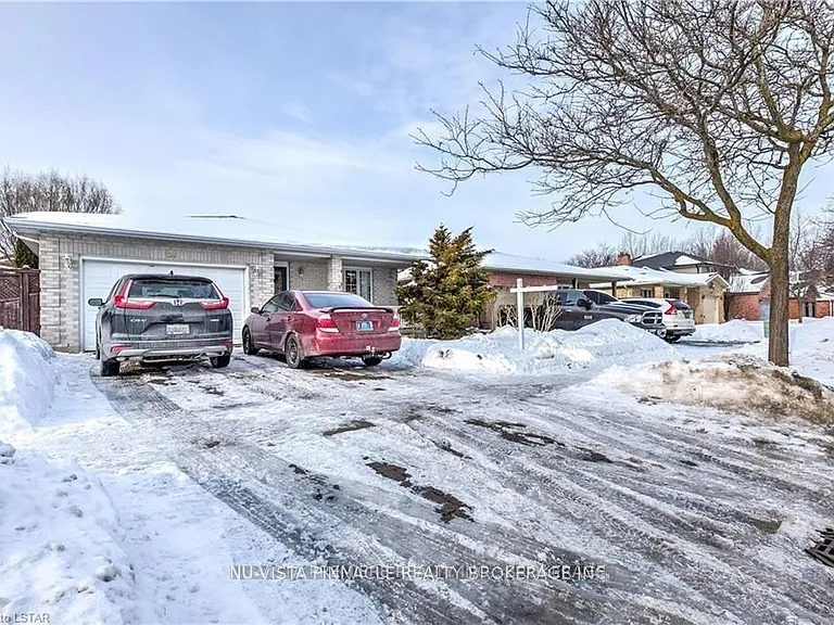 1263 Aldersbrook Rd — Photo 2