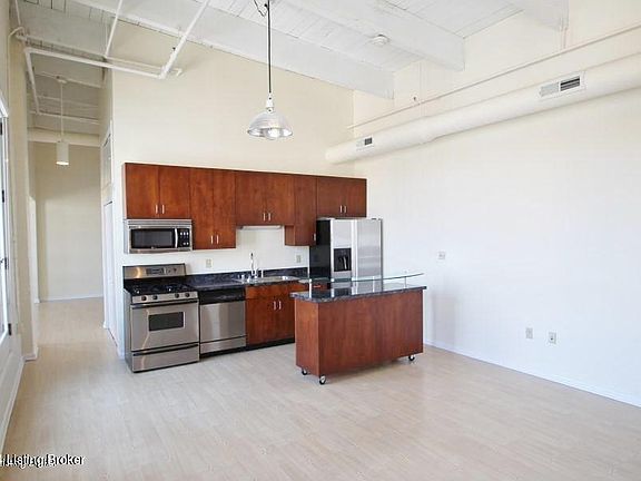 5th image of 214 S 8th St APT 503