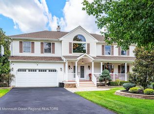 34 Ivanhoe Dr, Manalapan, NJ 07726