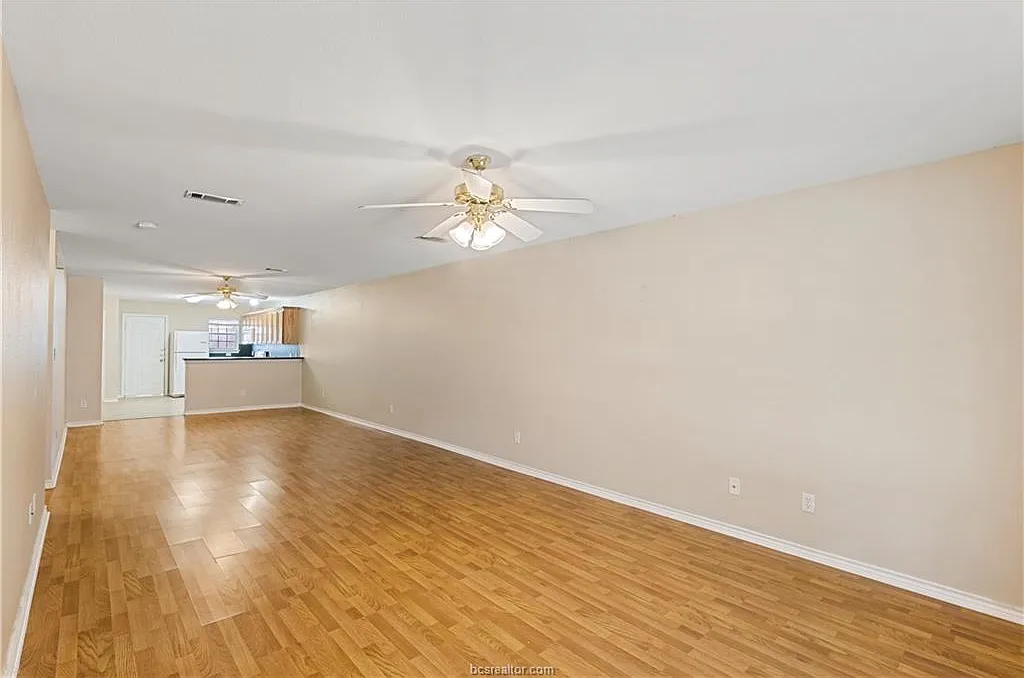 3 bed, 1400 sqft, $1,450 — Photo 4