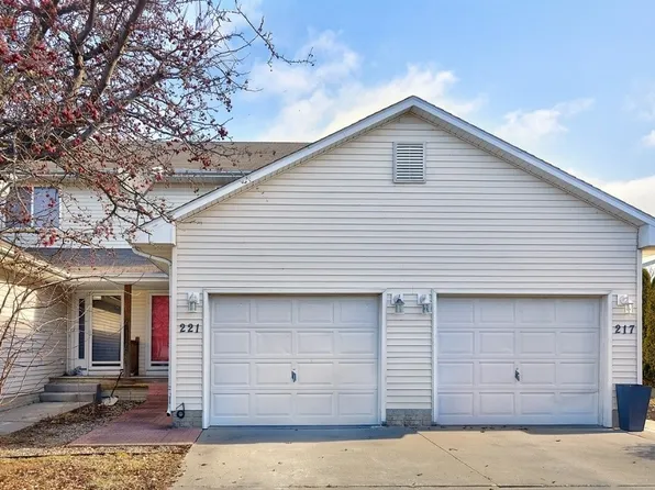 221 N Cherokee Dr, Polk City, IA 50226