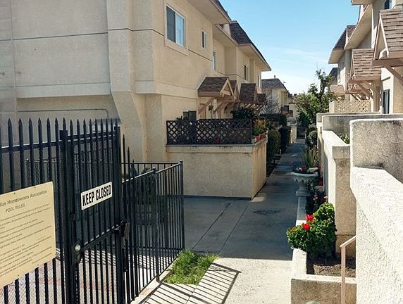 4th image of 13880 Sayre St Unit 22