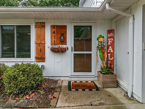 2nd image of 9411 Pheasant Run Pl