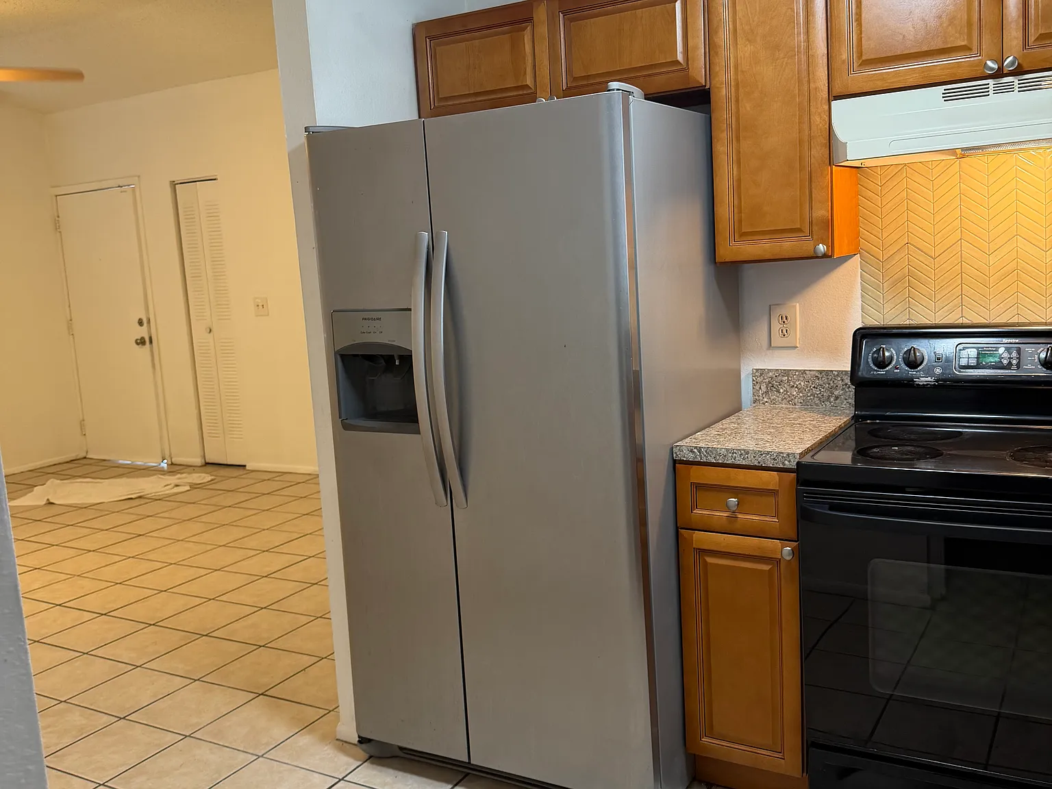 3 bed, 1.5 bath, 1150 sqft, $1,995 — Photo 2