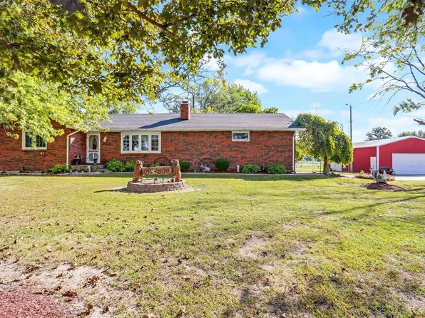 2160 Ness School Rd, Bunker Hill, IL 62014